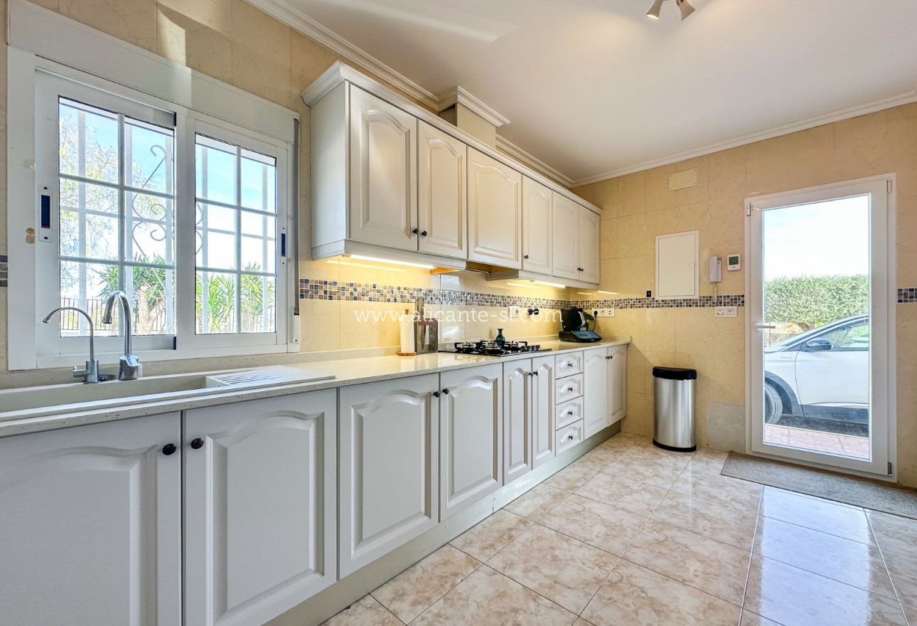 Sale - Villa  - Hondón de los Fráiles