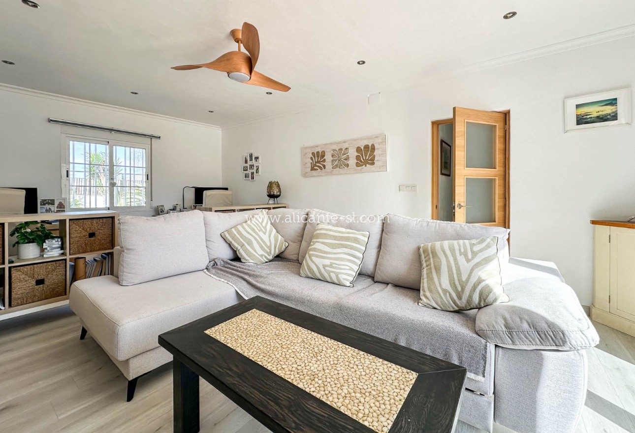 Sale - Villa  - Hondón de los Fráiles