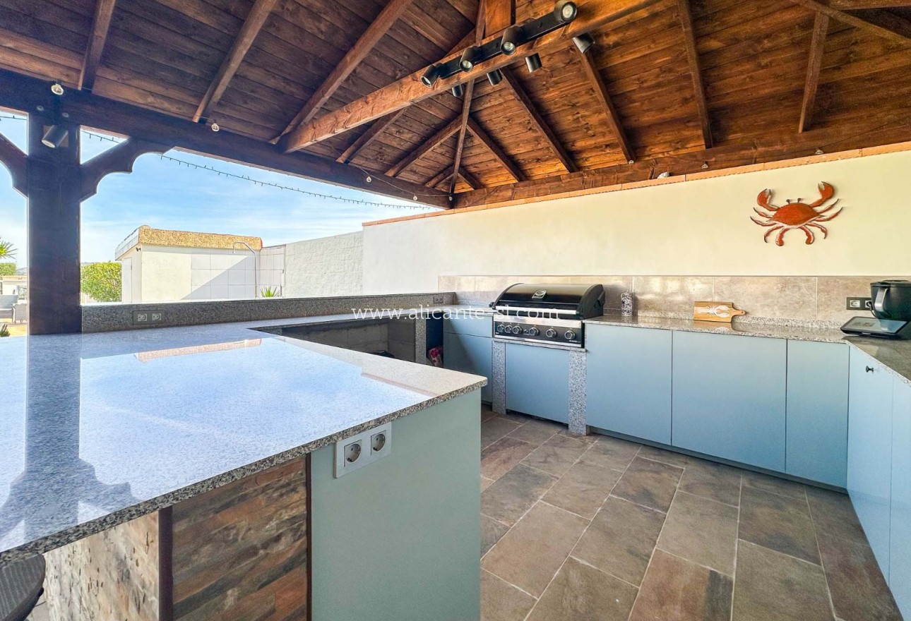 Sale - Villa  - Hondón de los Fráiles