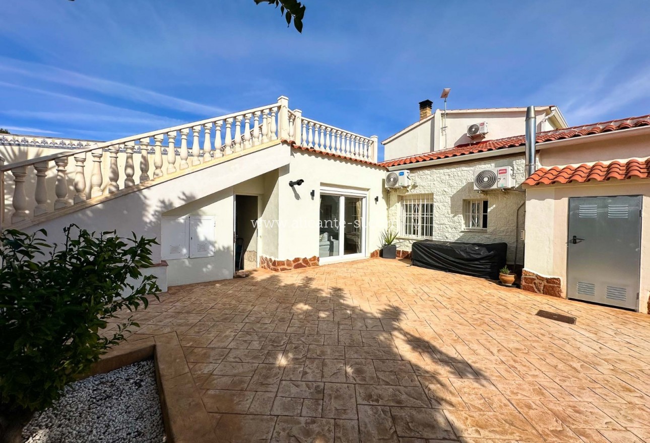 Sale - Villa  - Hondón de los Fráiles