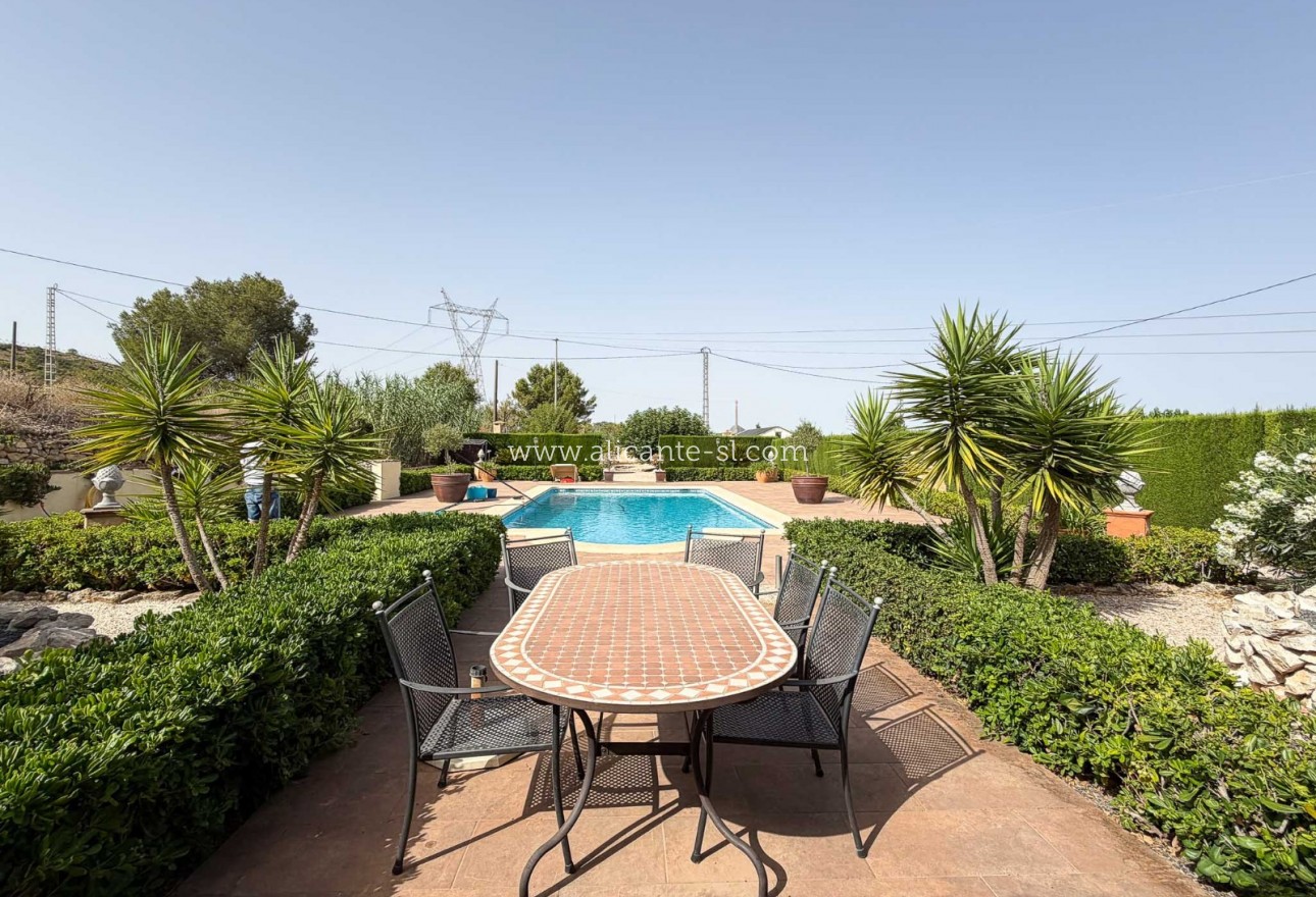 Sale - Villa  - Hondón de los Fráiles