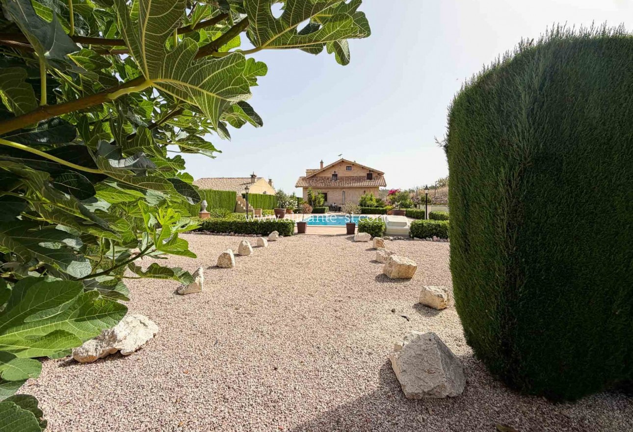 Sale - Villa  - Hondón de los Fráiles