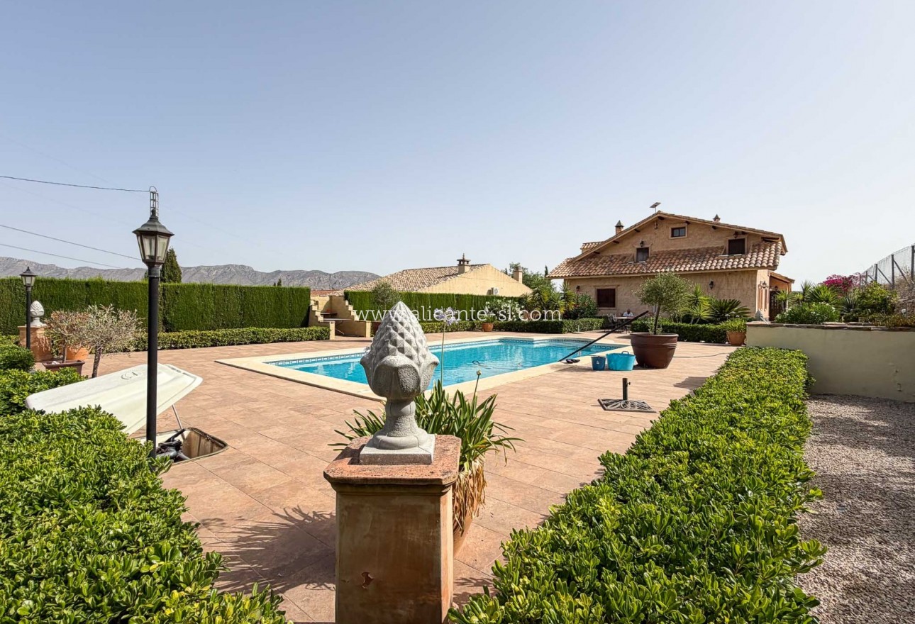 Sale - Villa  - Hondón de los Fráiles