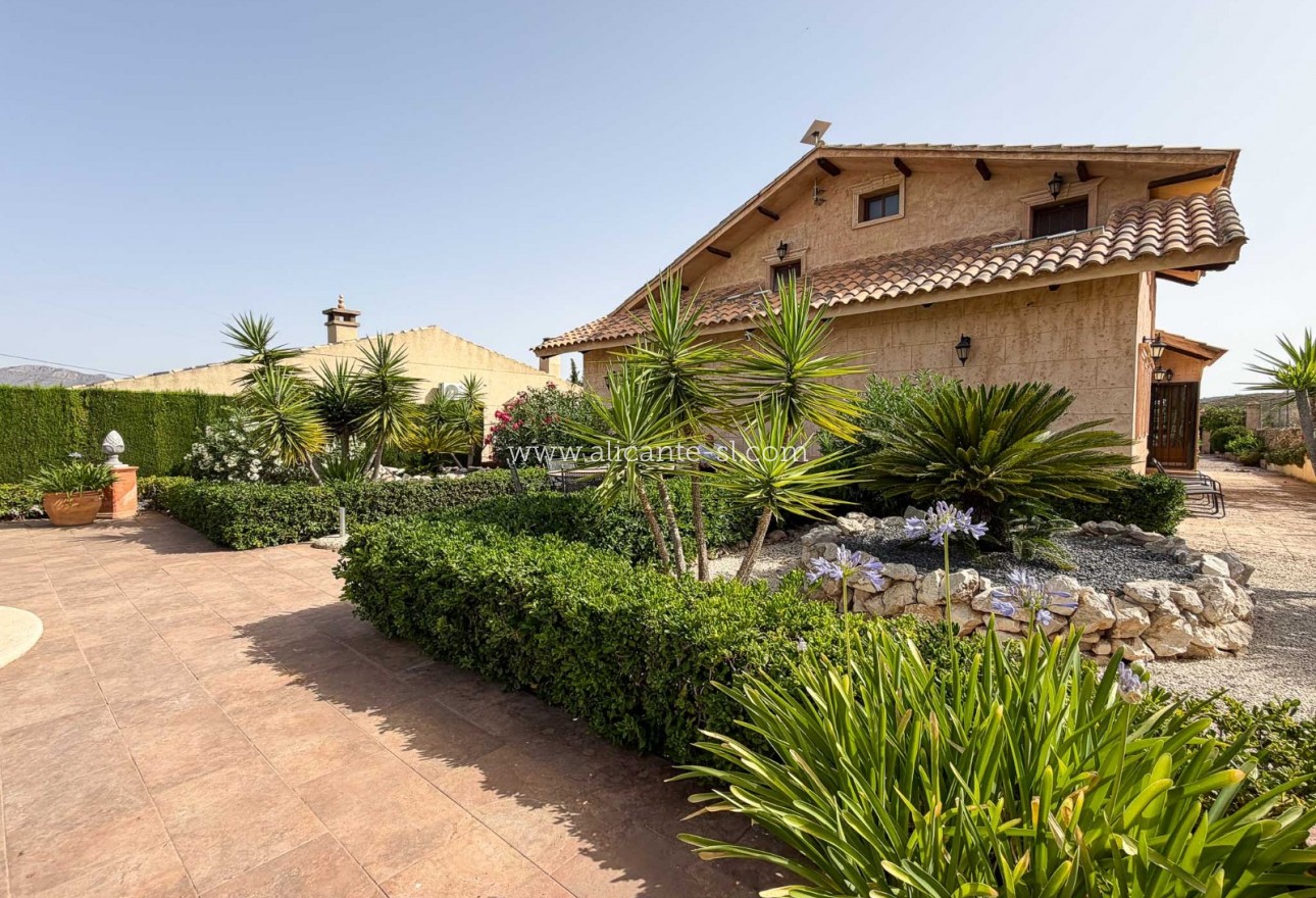 Sale - Villa  - Hondón de los Fráiles