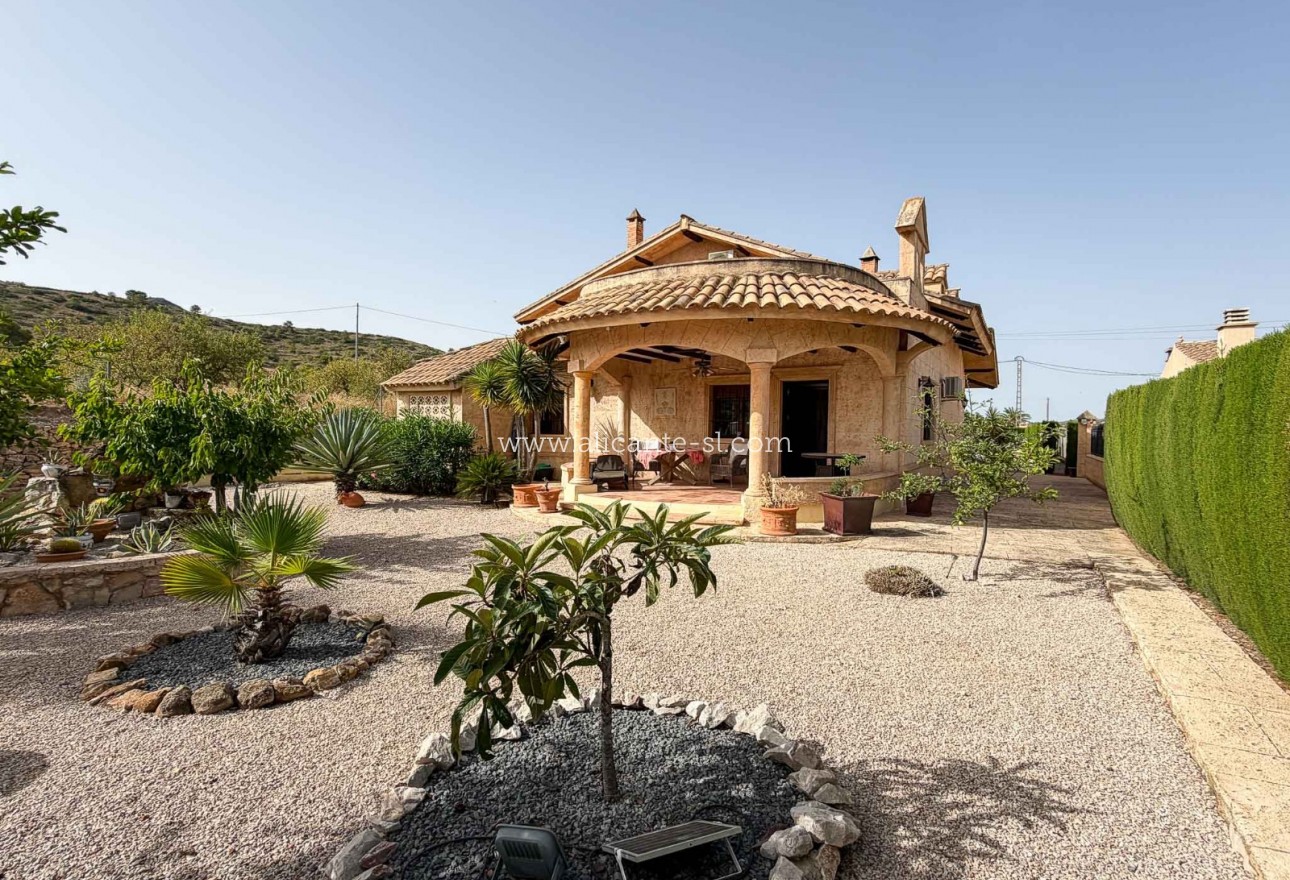 Sale - Villa  - Hondón de los Fráiles