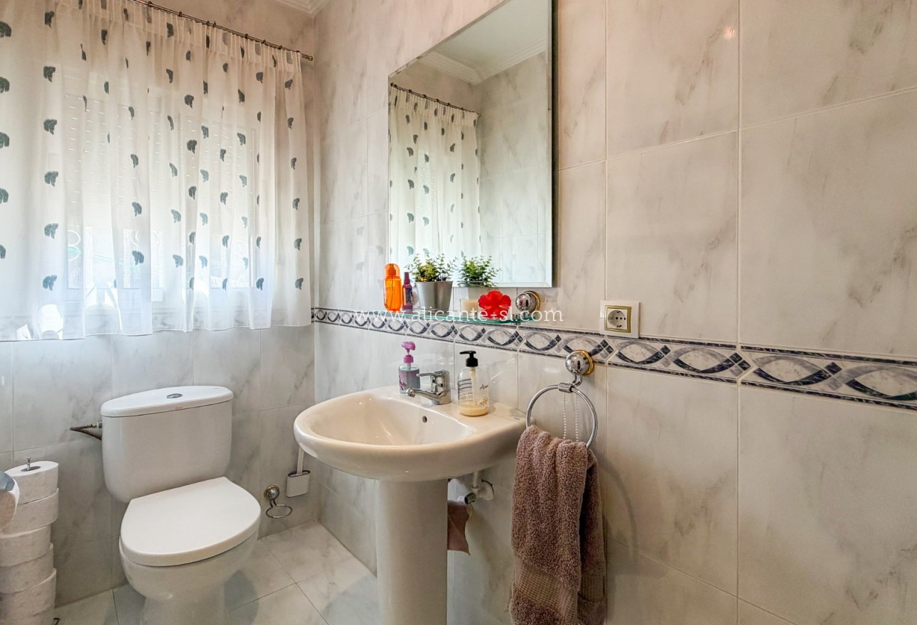 Sale - Villa  - Hondón de los Fráiles