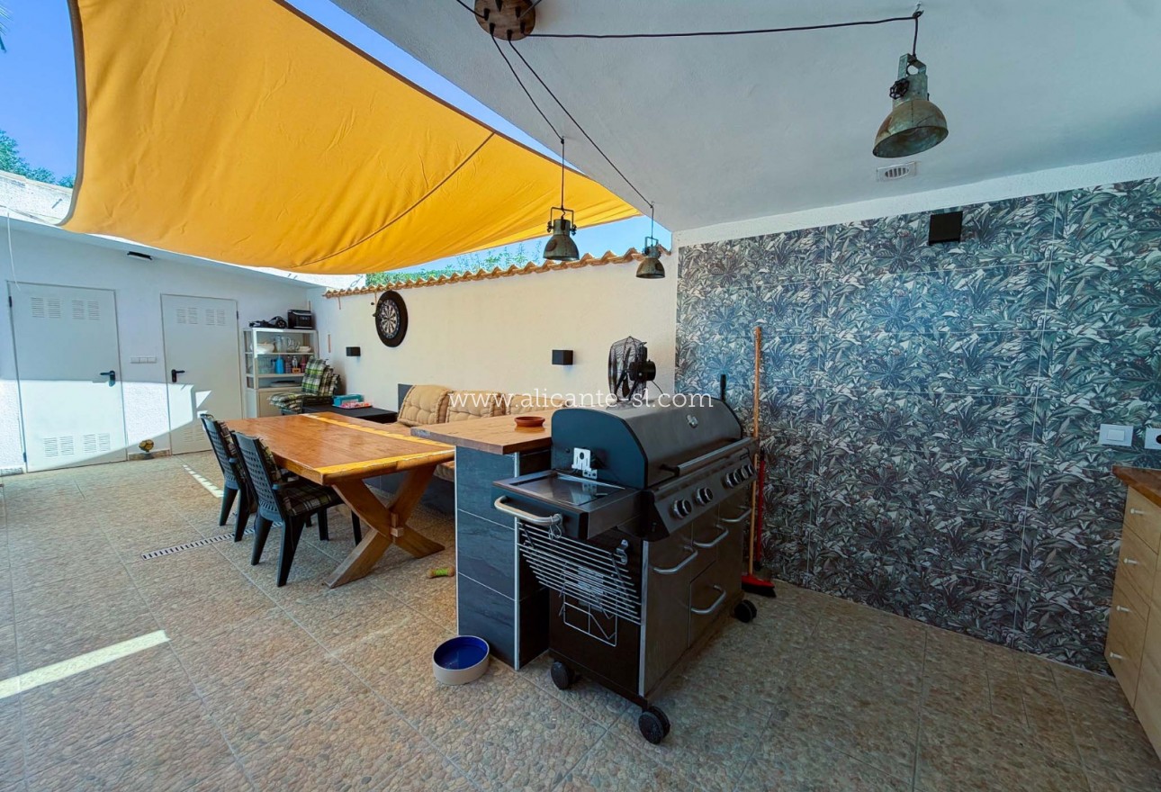 Sale - Villa  - Hondón de los Fráiles