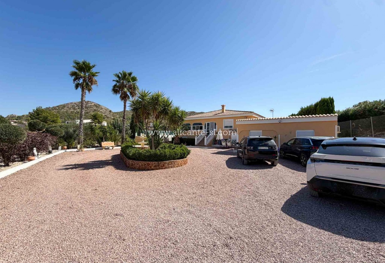Sale - Villa  - Hondón de los Fráiles