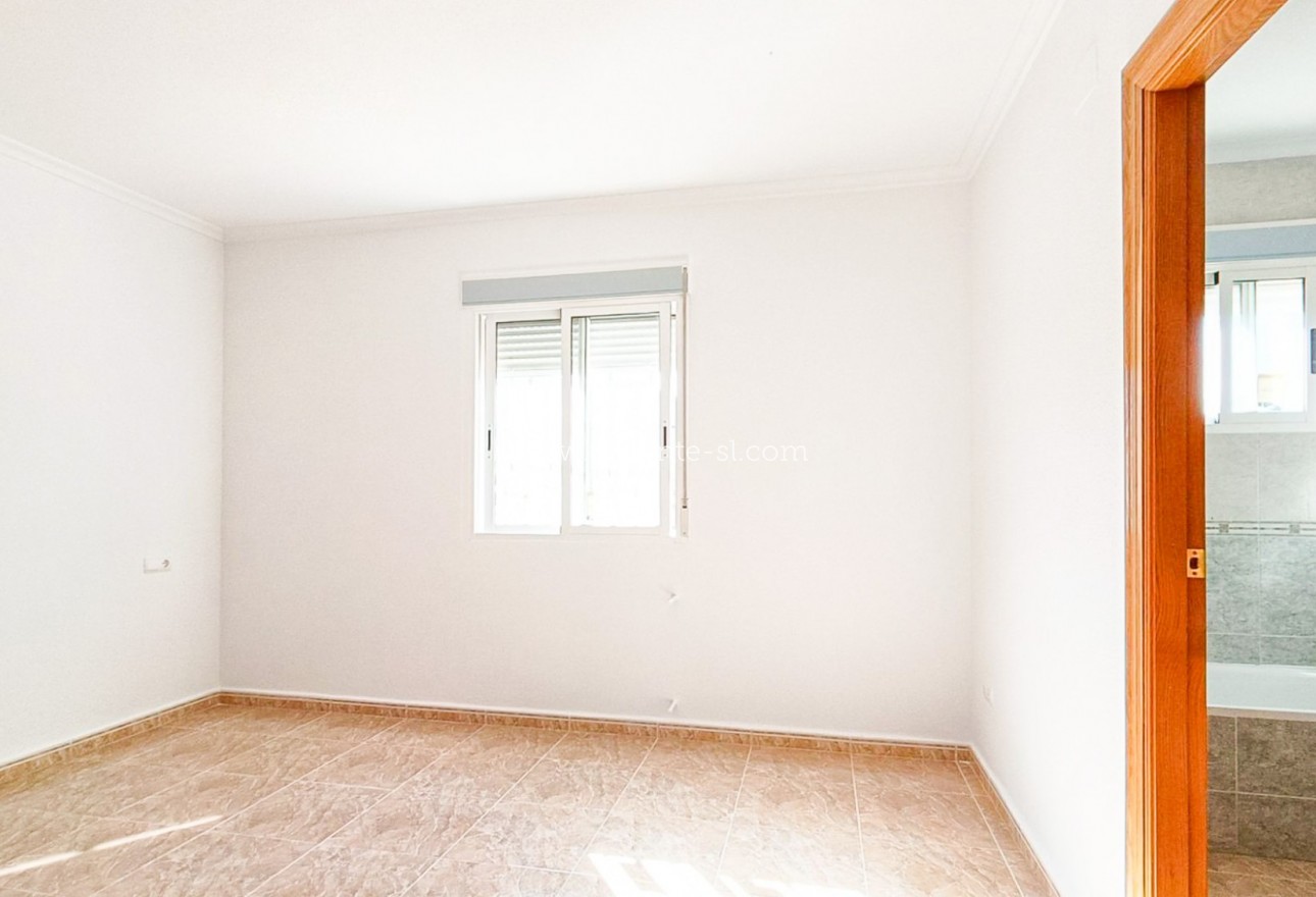 Sale - Villa  - Hondón de los Fráiles