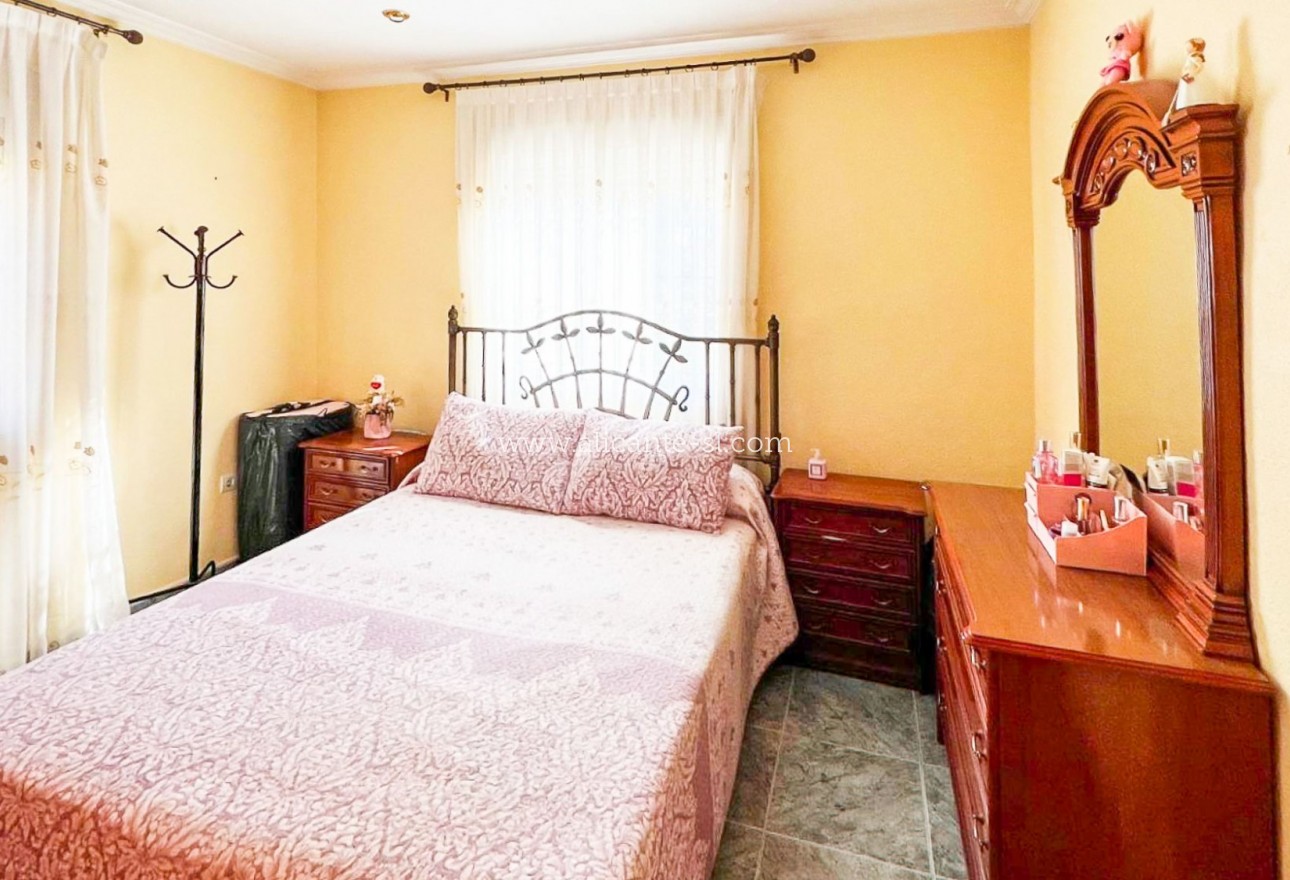 Sale - Villa  - La Romana