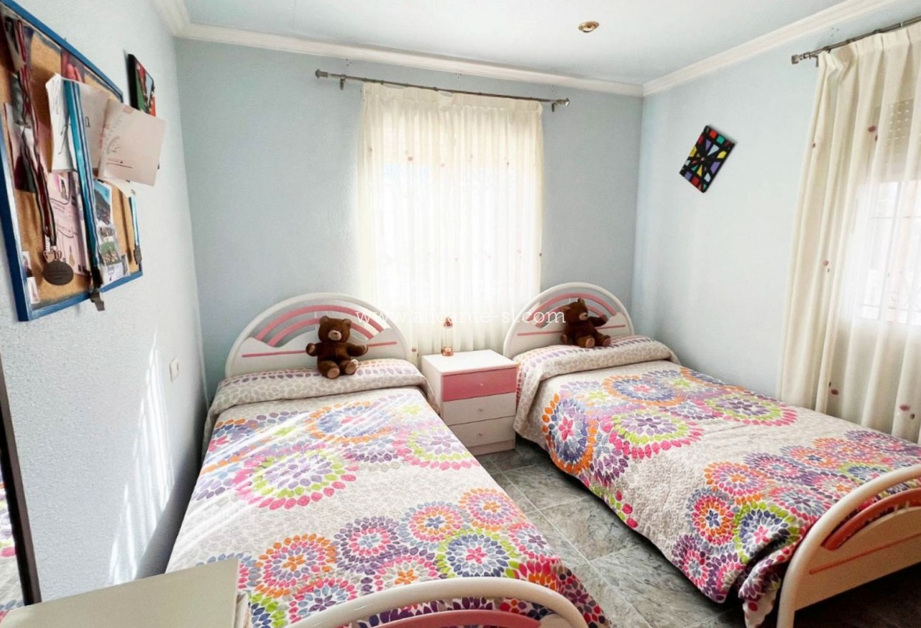 Sale - Villa  - La Romana