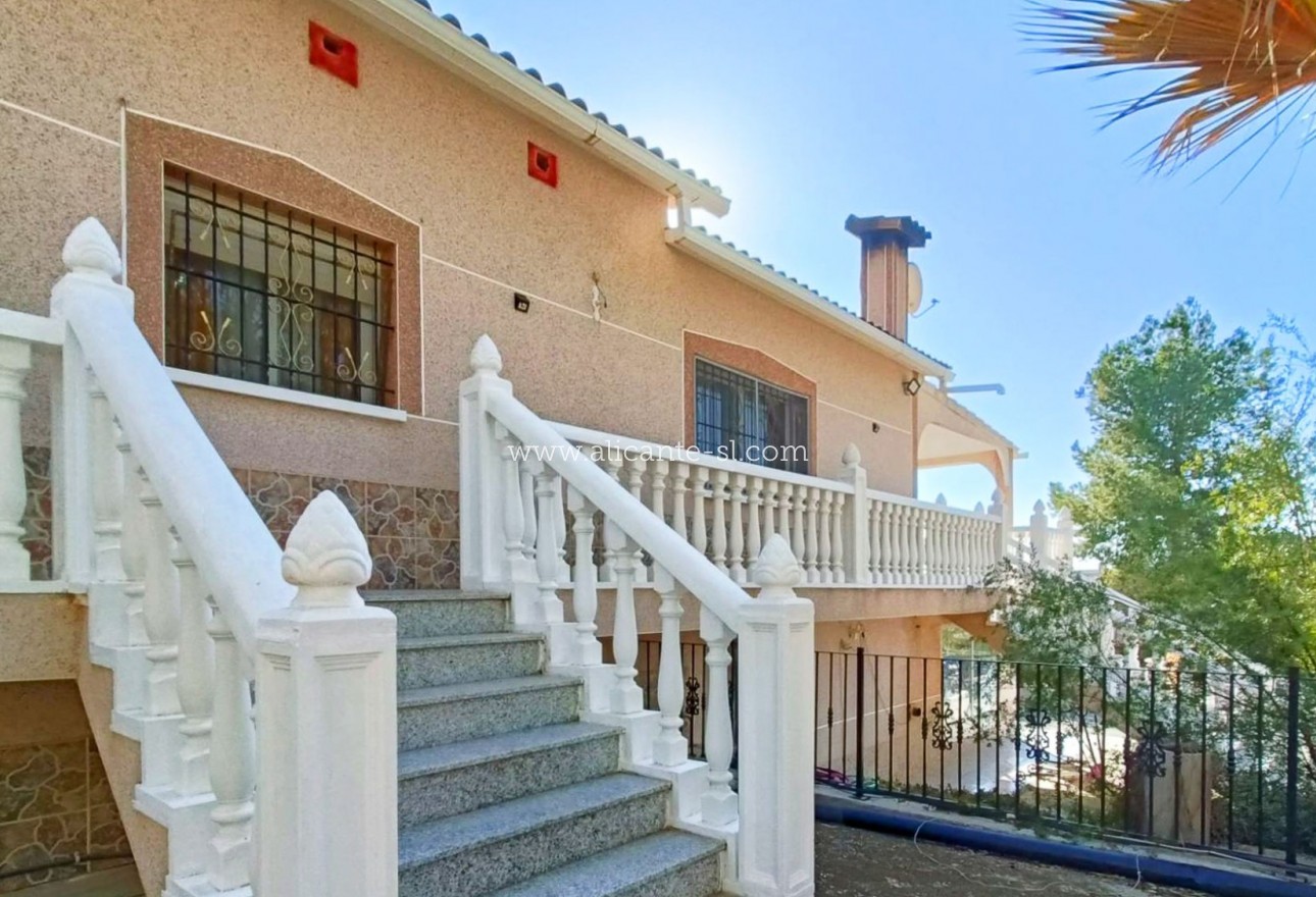 Sale - Villa  - La Romana