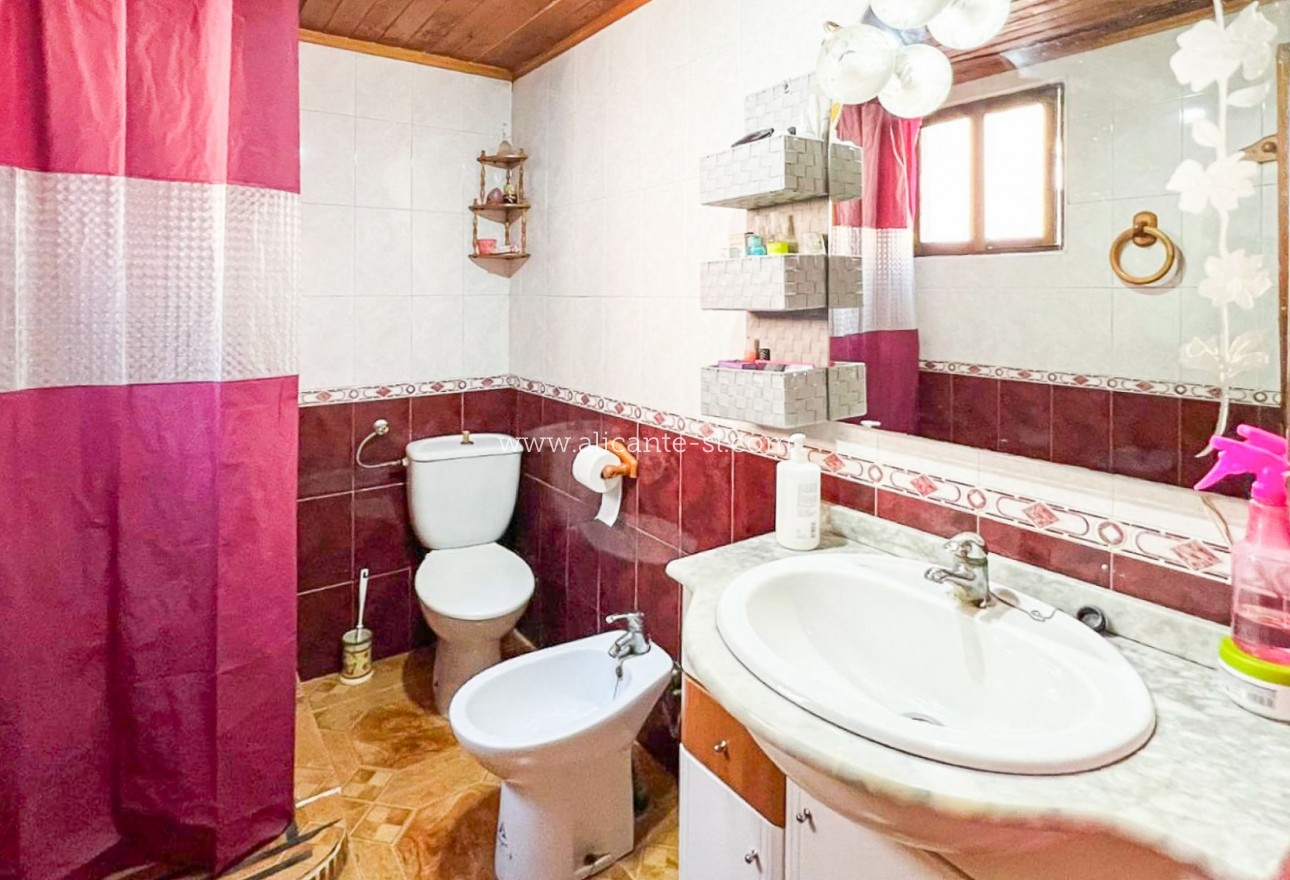 Sale - Villa  - La Romana