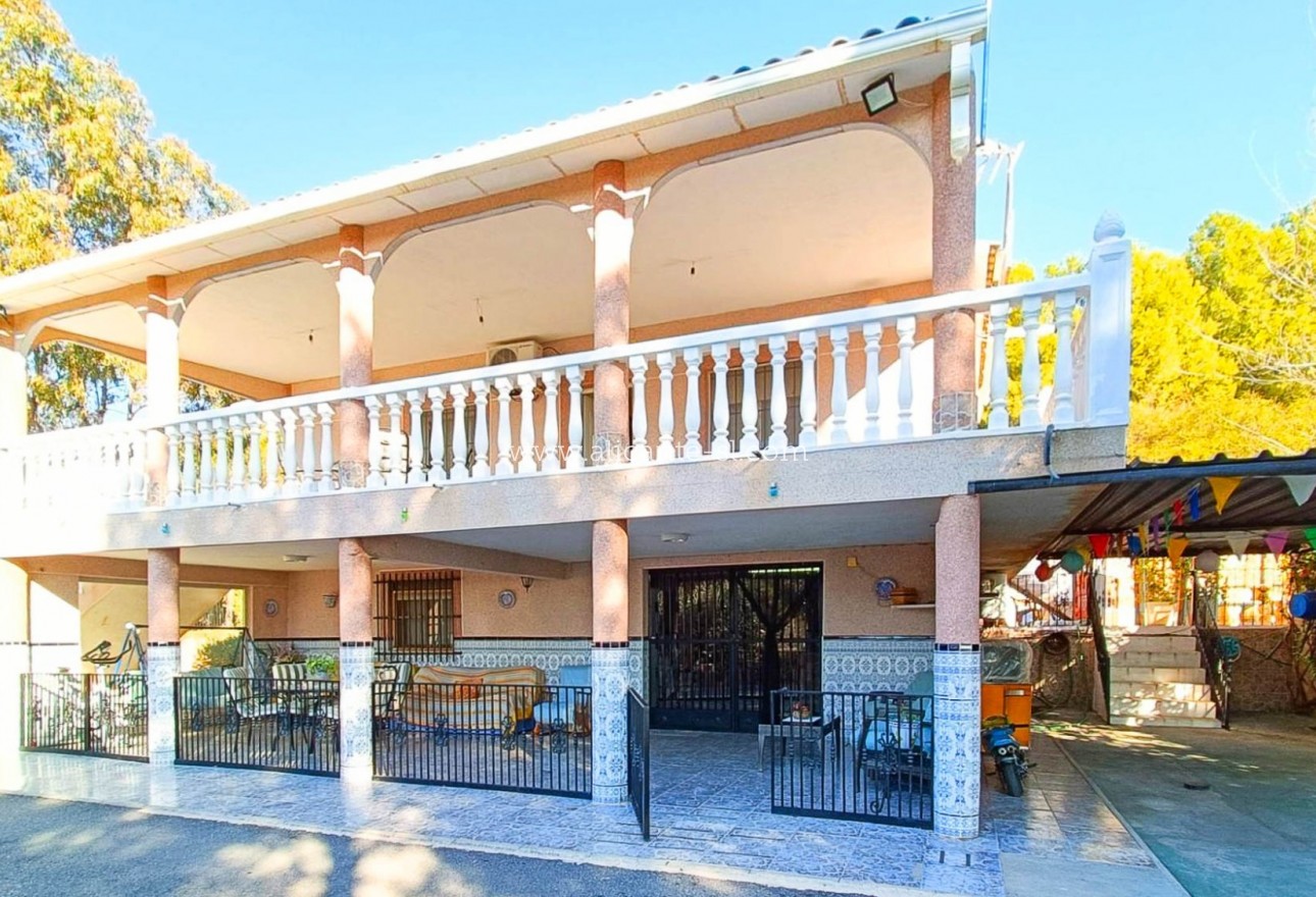 Sale - Villa  - La Romana