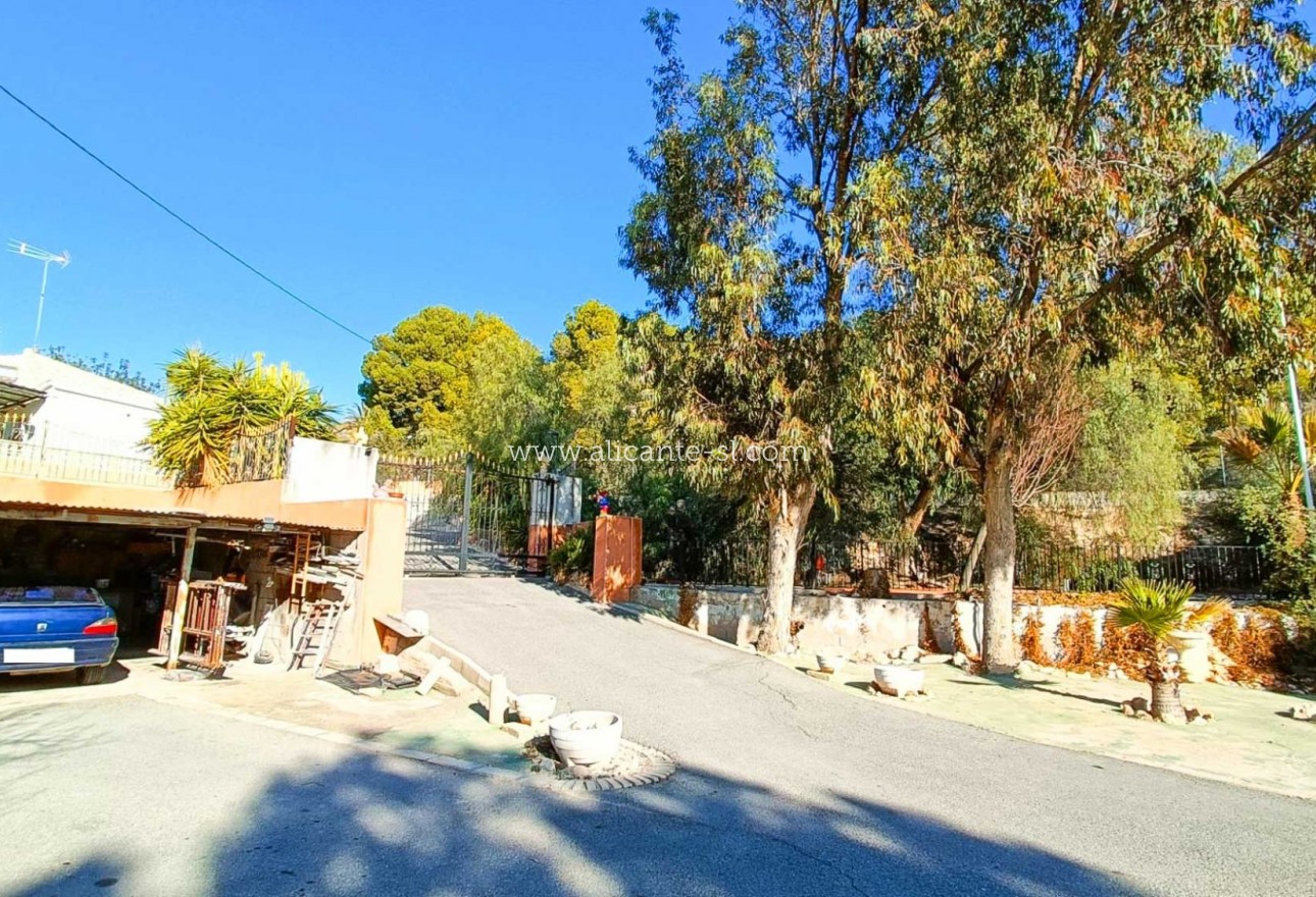 Sale - Villa  - La Romana