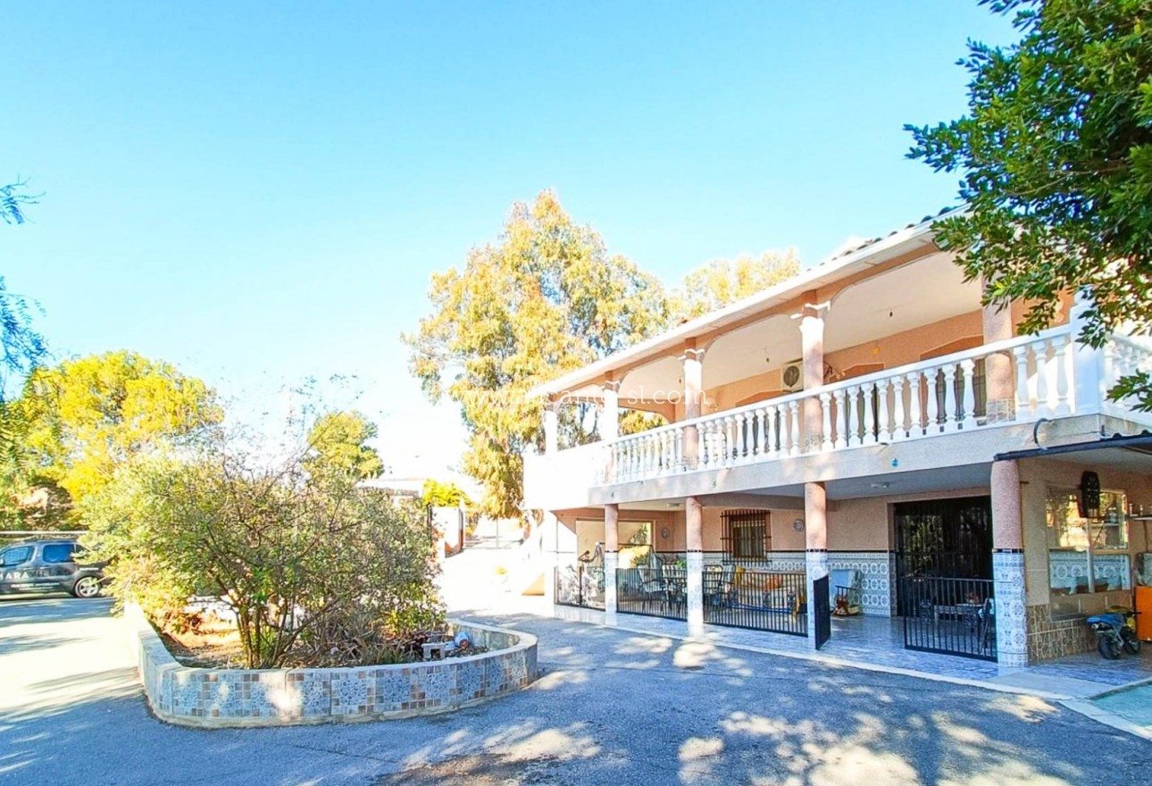 Sale - Villa  - La Romana