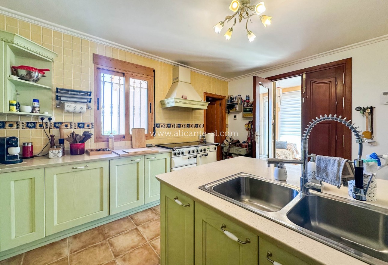 Sale - Villa  - La Romana