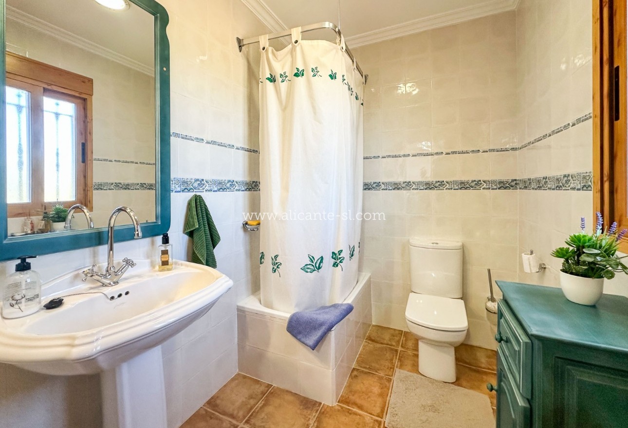 Sale - Villa  - La Romana