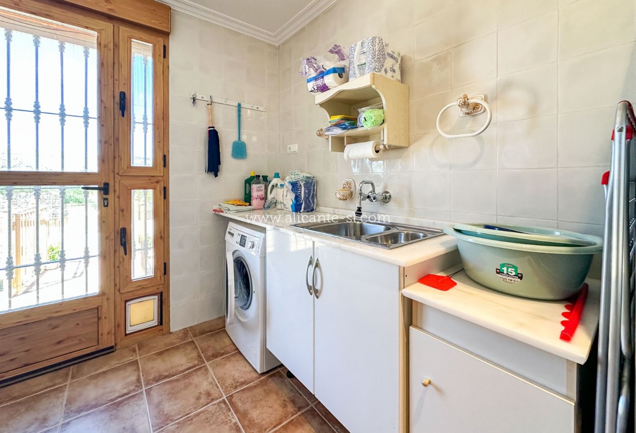 Sale - Villa  - La Romana