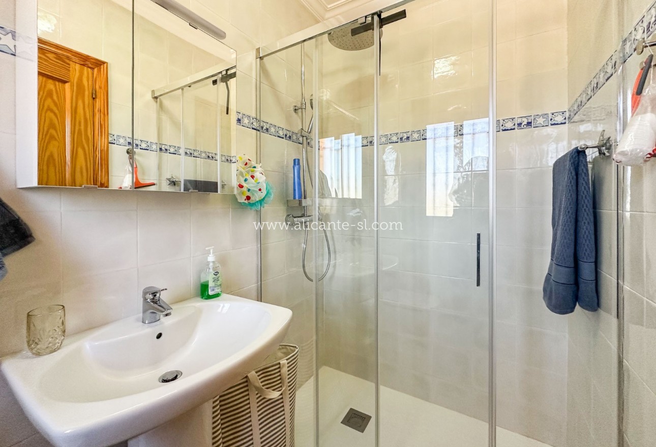 Sale - Villa  - La Romana