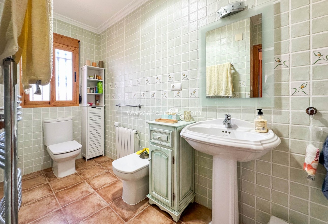 Sale - Villa  - La Romana