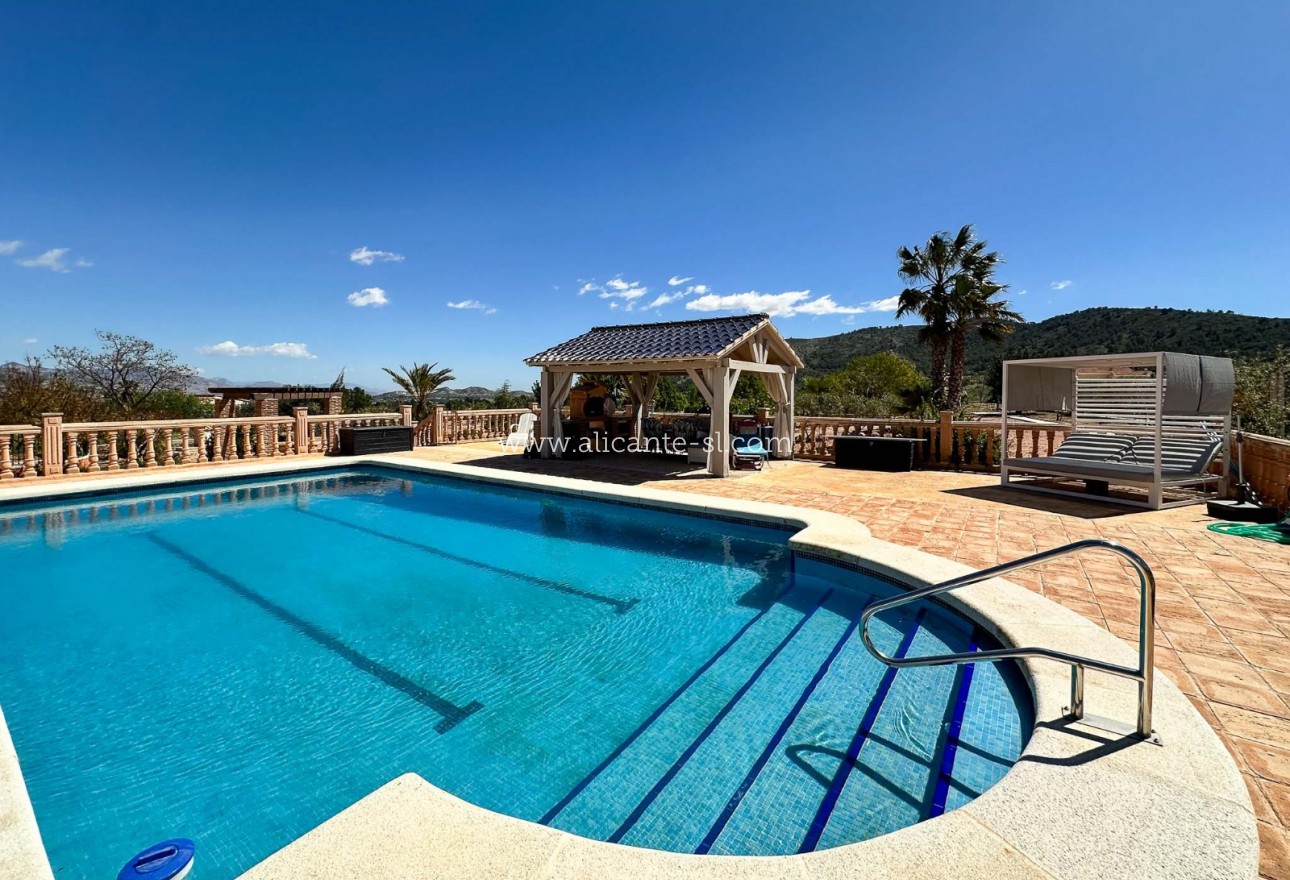 Sale - Villa  - La Romana