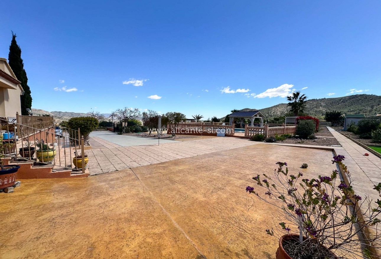 Sale - Villa  - La Romana