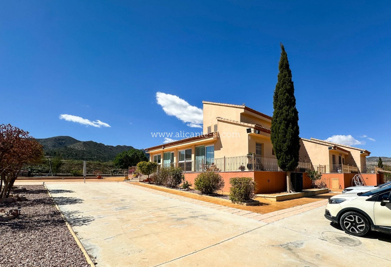 Sale - Villa  - La Romana