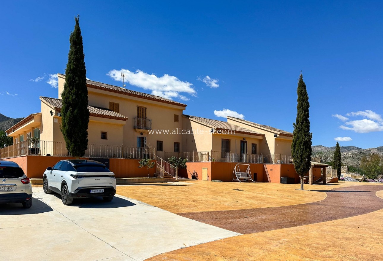 Sale - Villa  - La Romana