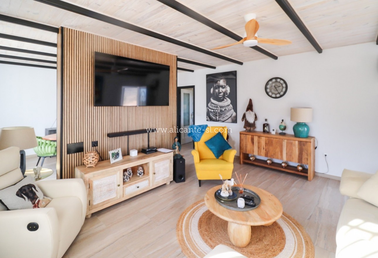 Sale - Villa  - La Romana