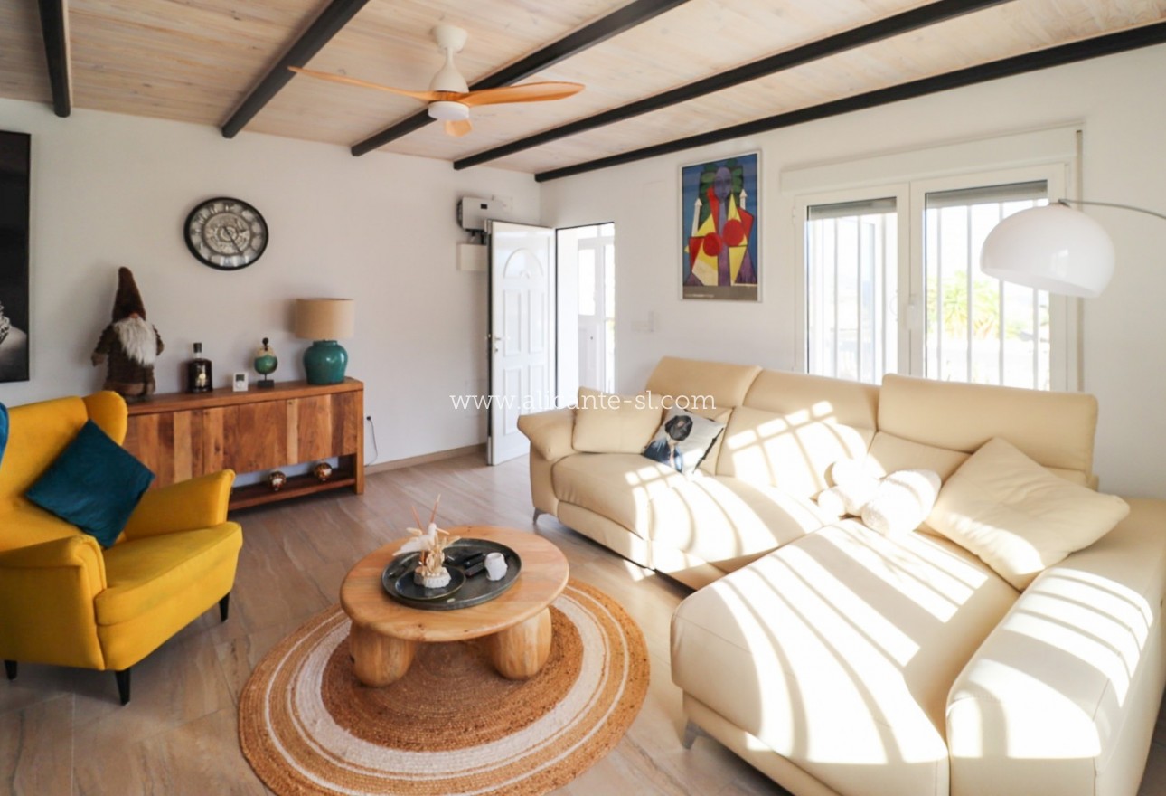 Sale - Villa  - La Romana