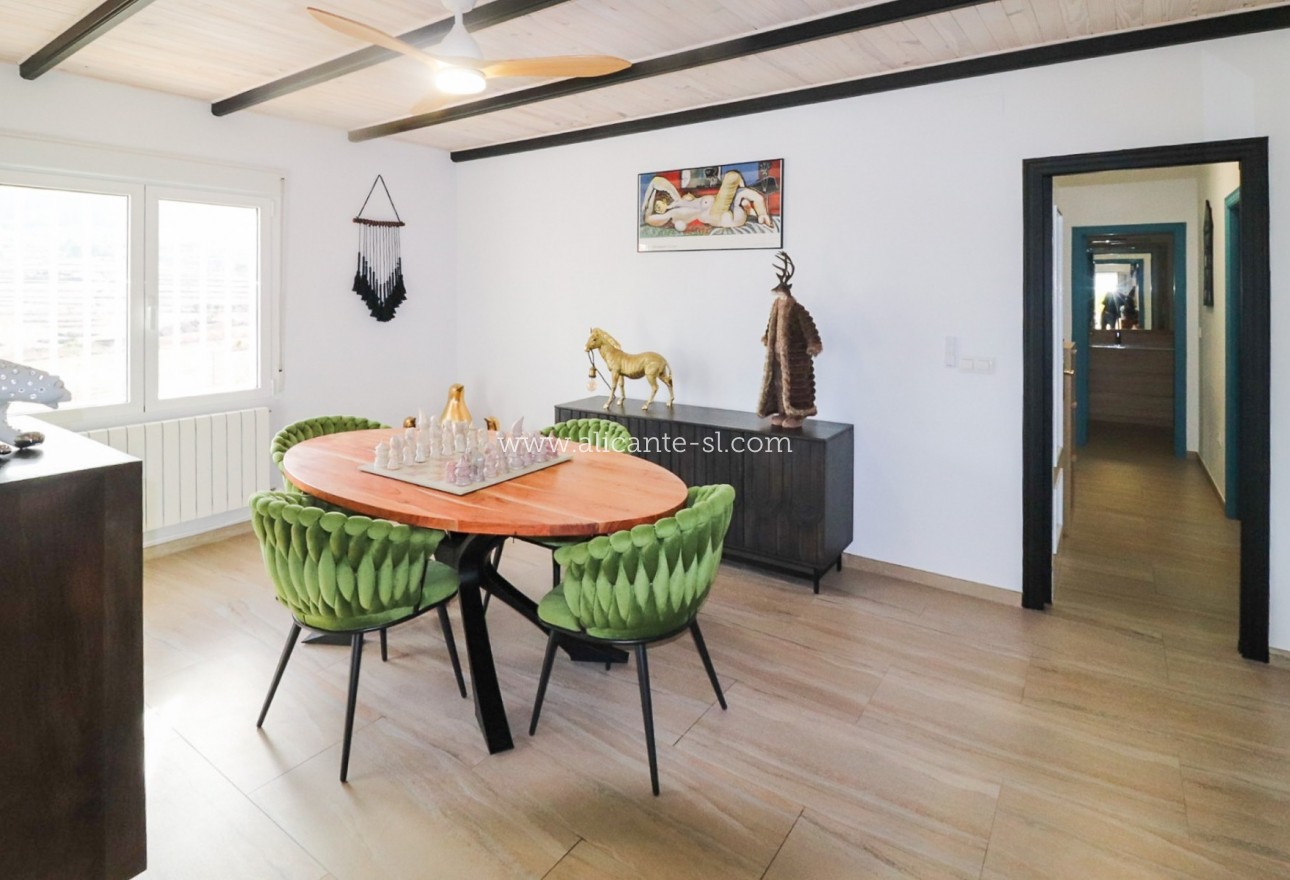 Sale - Villa  - La Romana