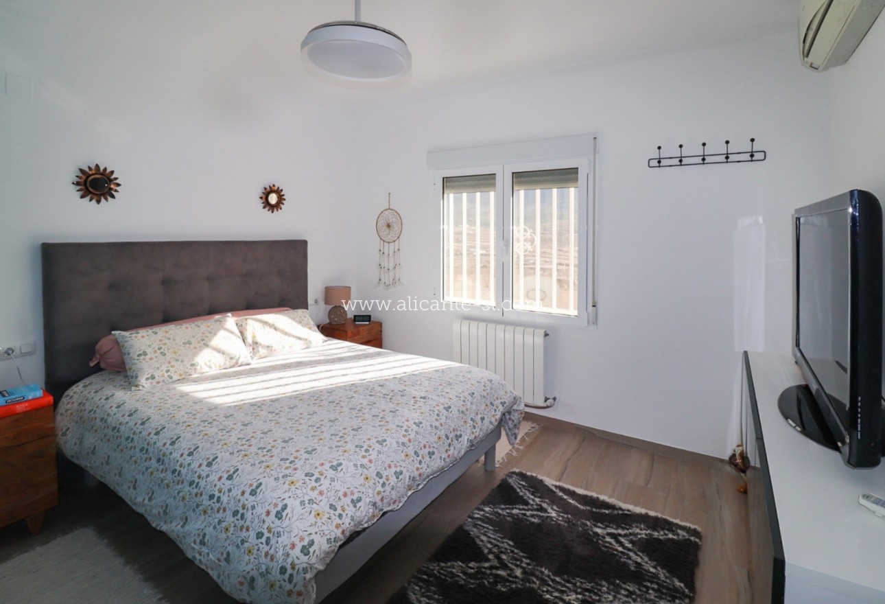 Sale - Villa  - La Romana