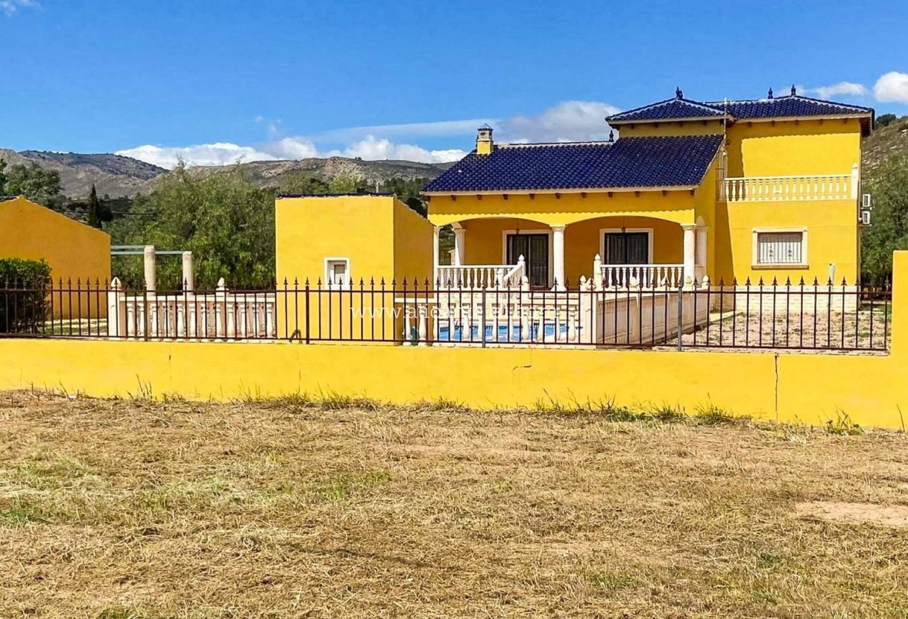 Sale - Villa  - La Romana