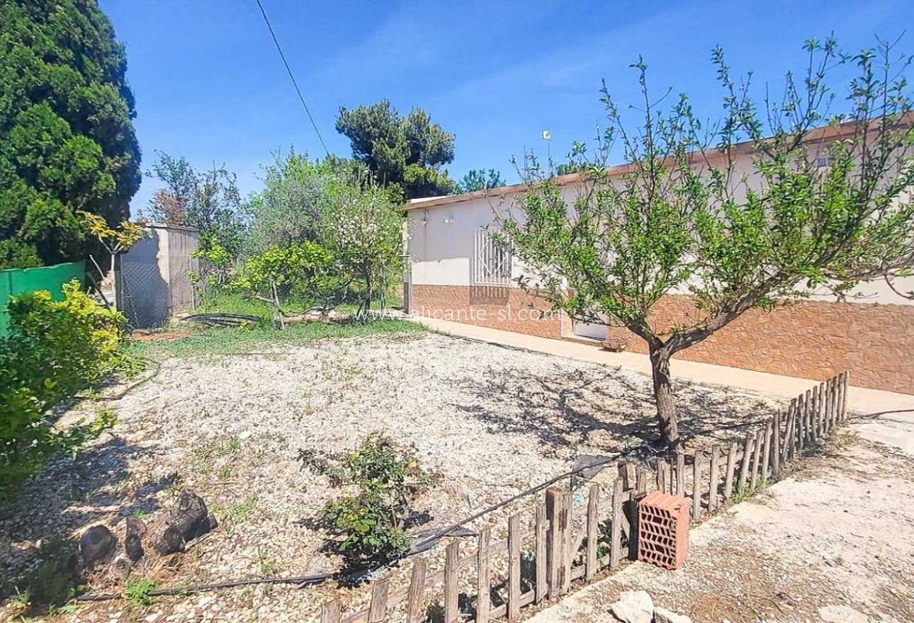 Sale - Villa  - La Romana