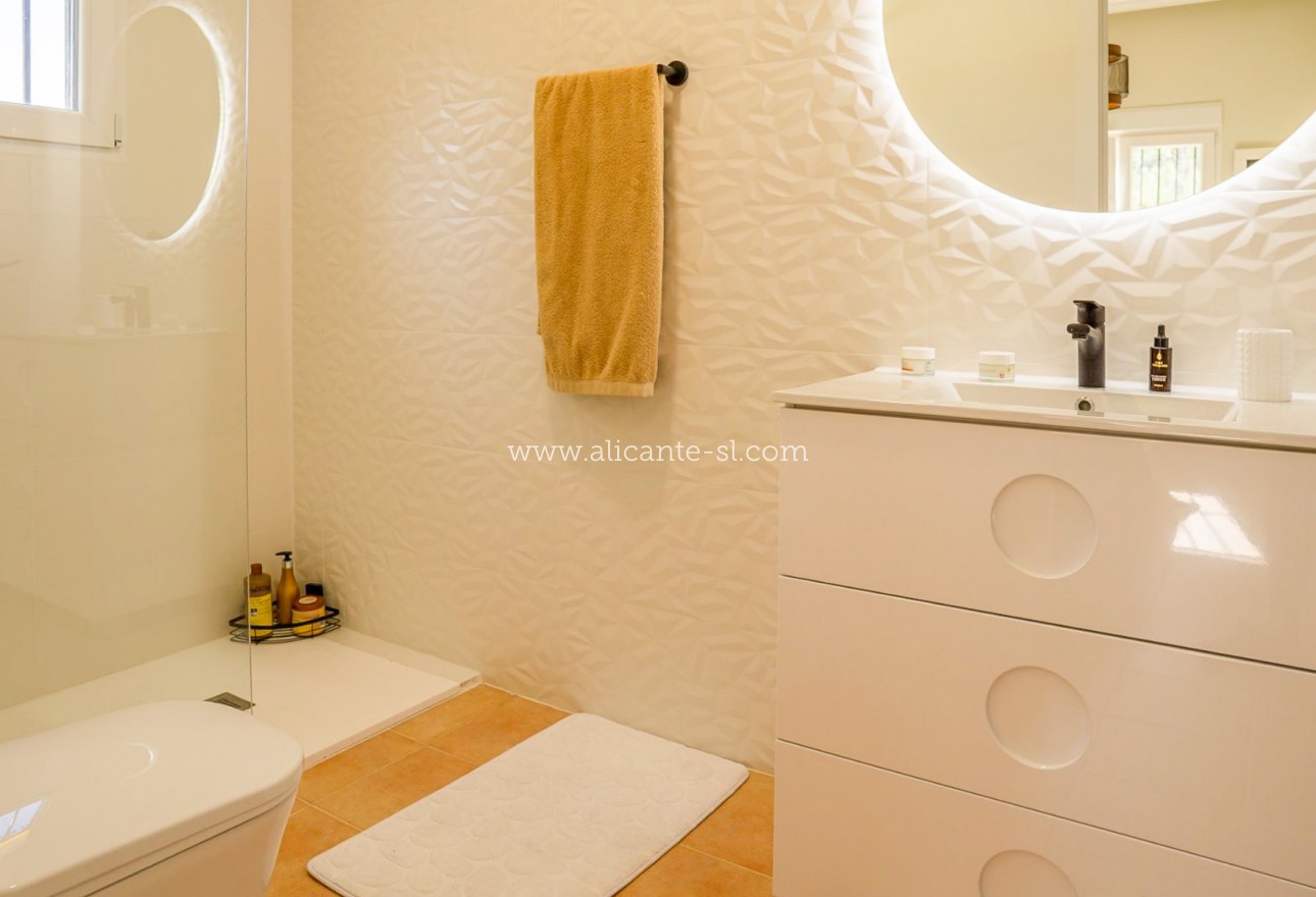 Sale - Villa  - La Romana