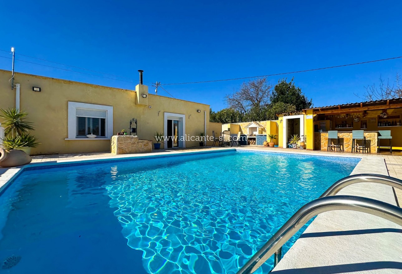 Sale - Villa  - La Romana