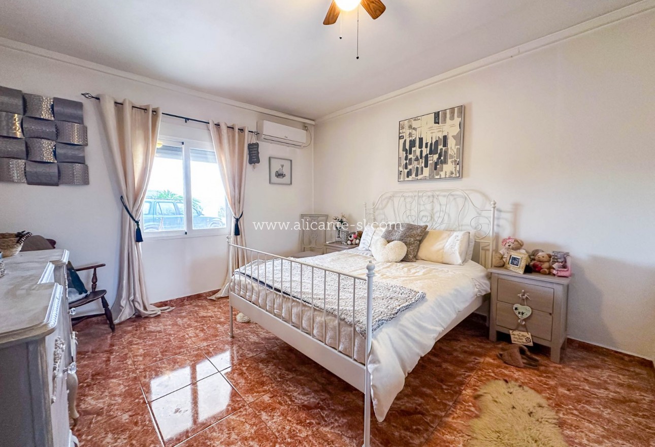 Sale - Villa  - La Romana