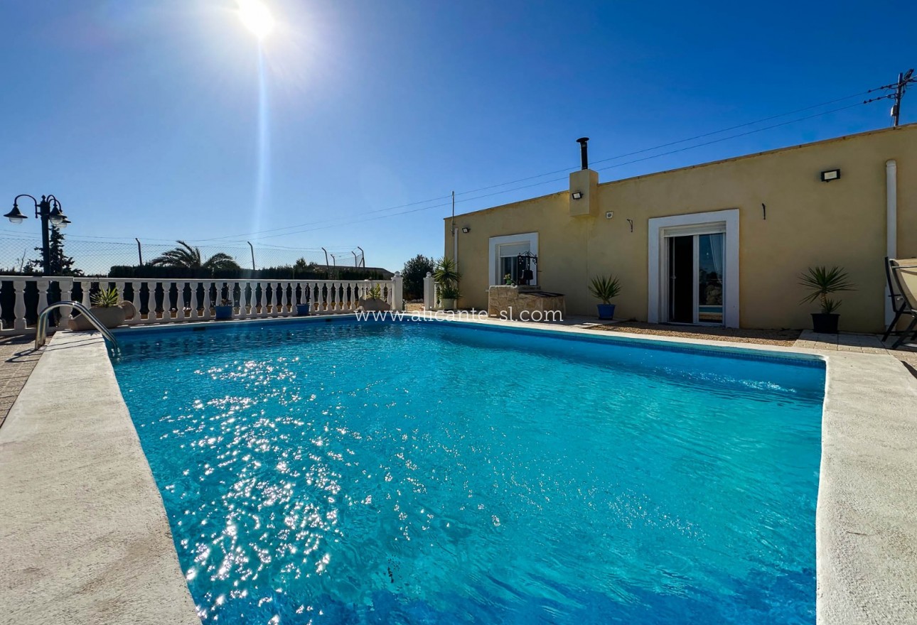 Sale - Villa  - La Romana