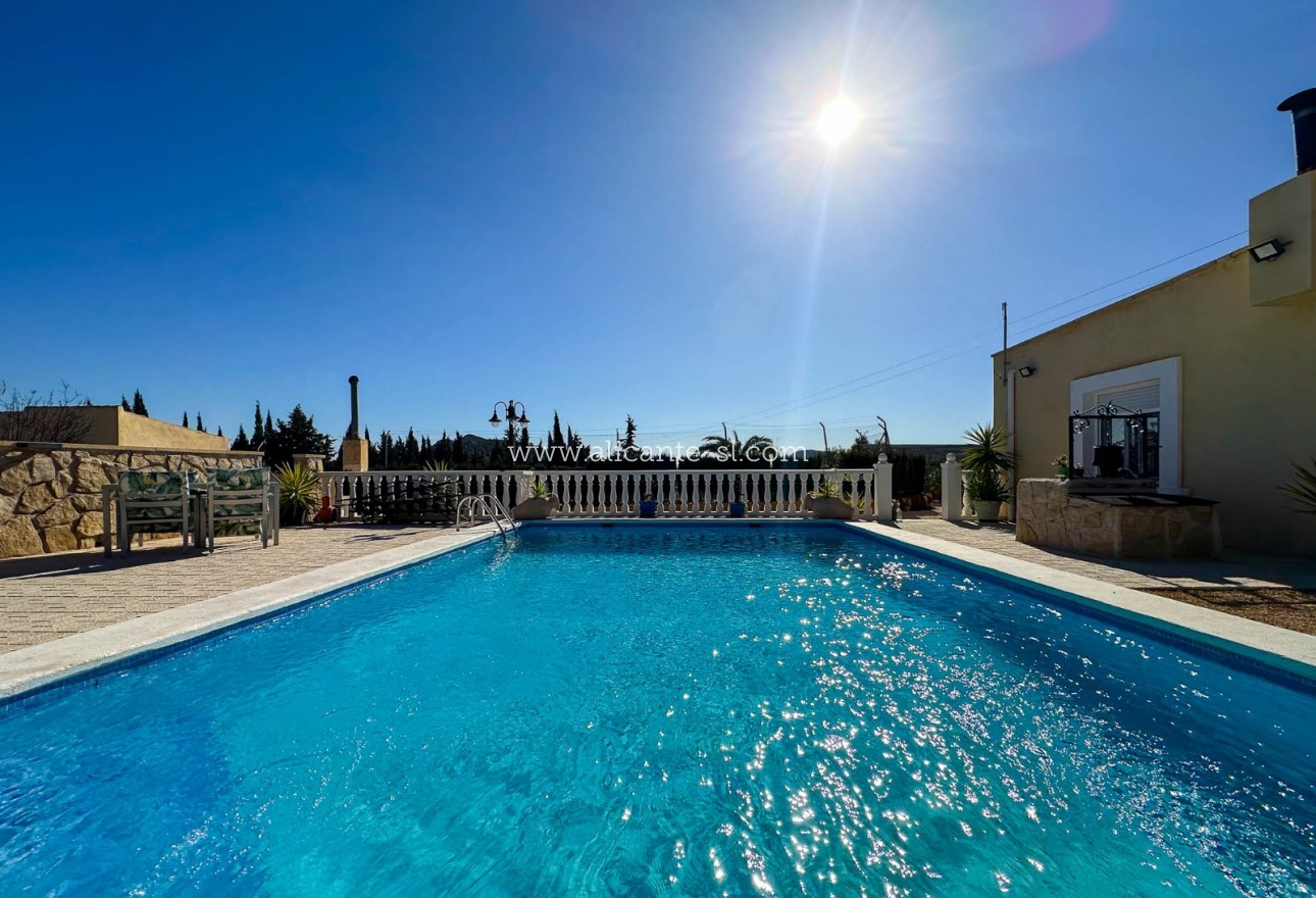 Sale - Villa  - La Romana