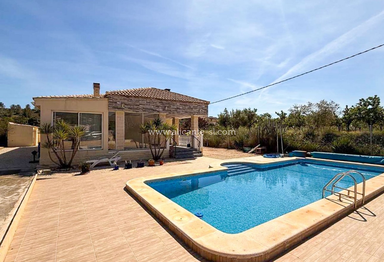 Sale - Villa  - Macisvenda