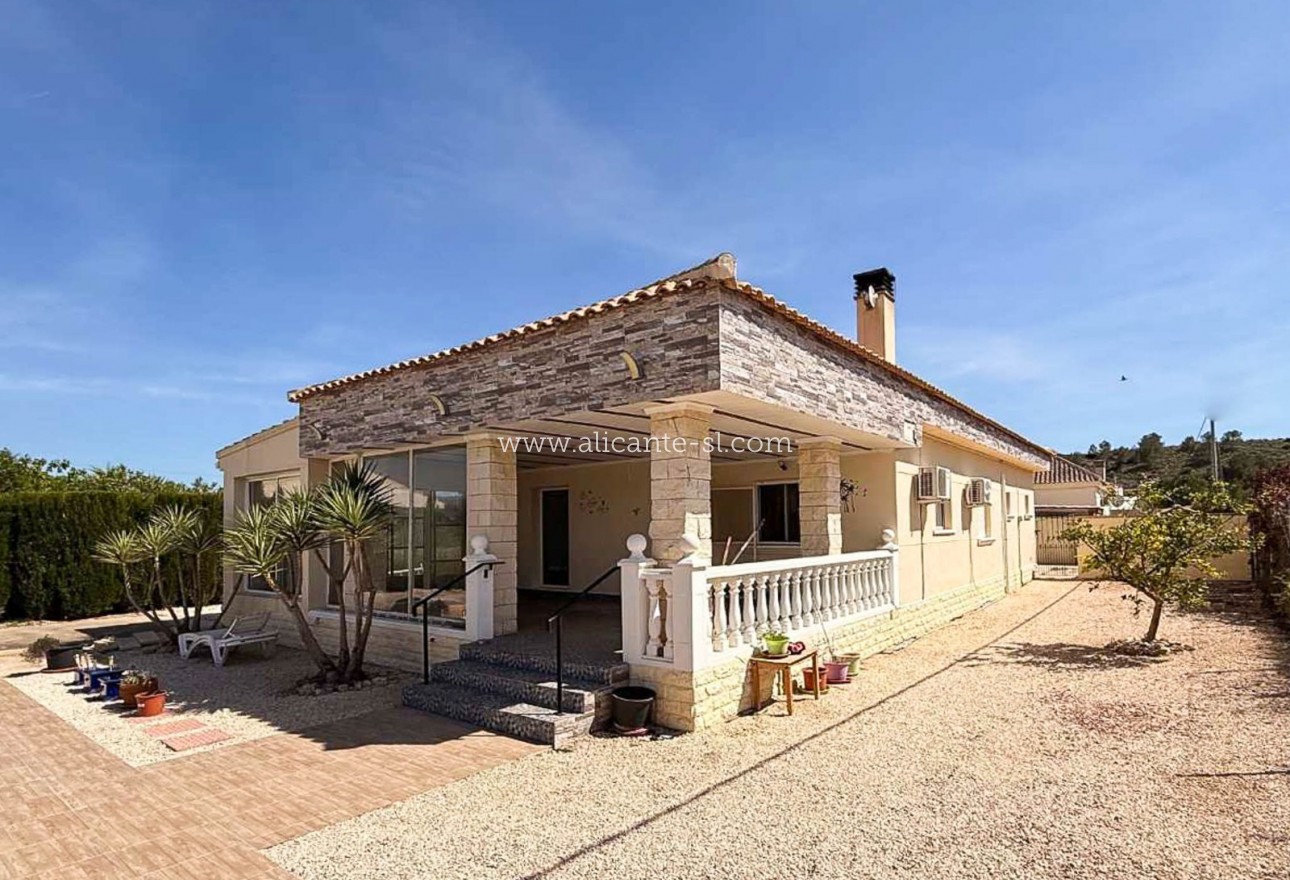 Sale - Villa  - Macisvenda
