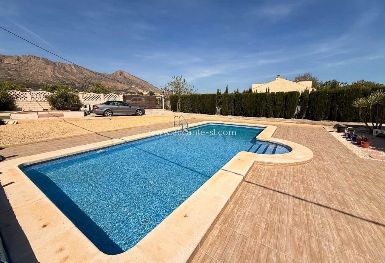 Sale - Villa  - Macisvenda