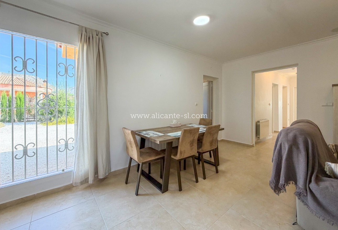 Sale - Villa  - Macisvenda