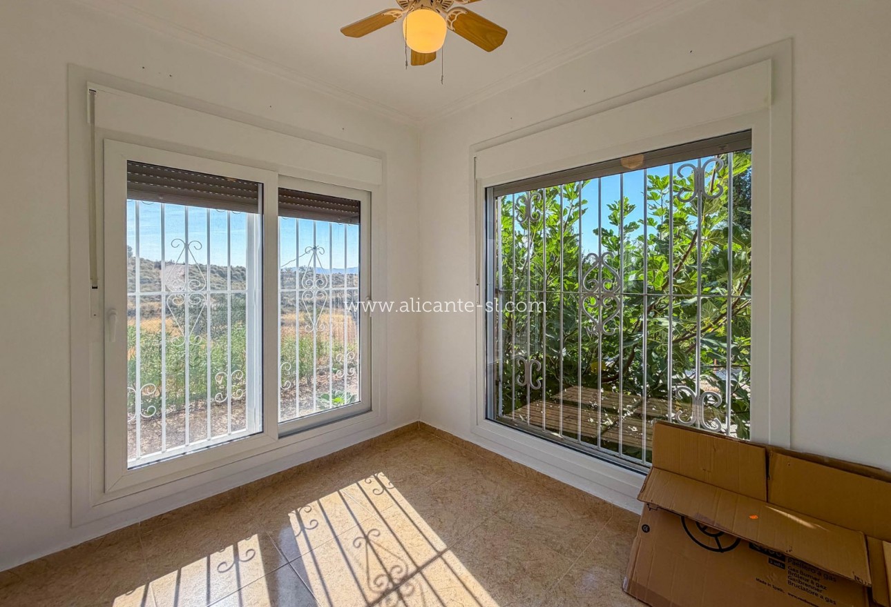 Sale - Villa  - Macisvenda