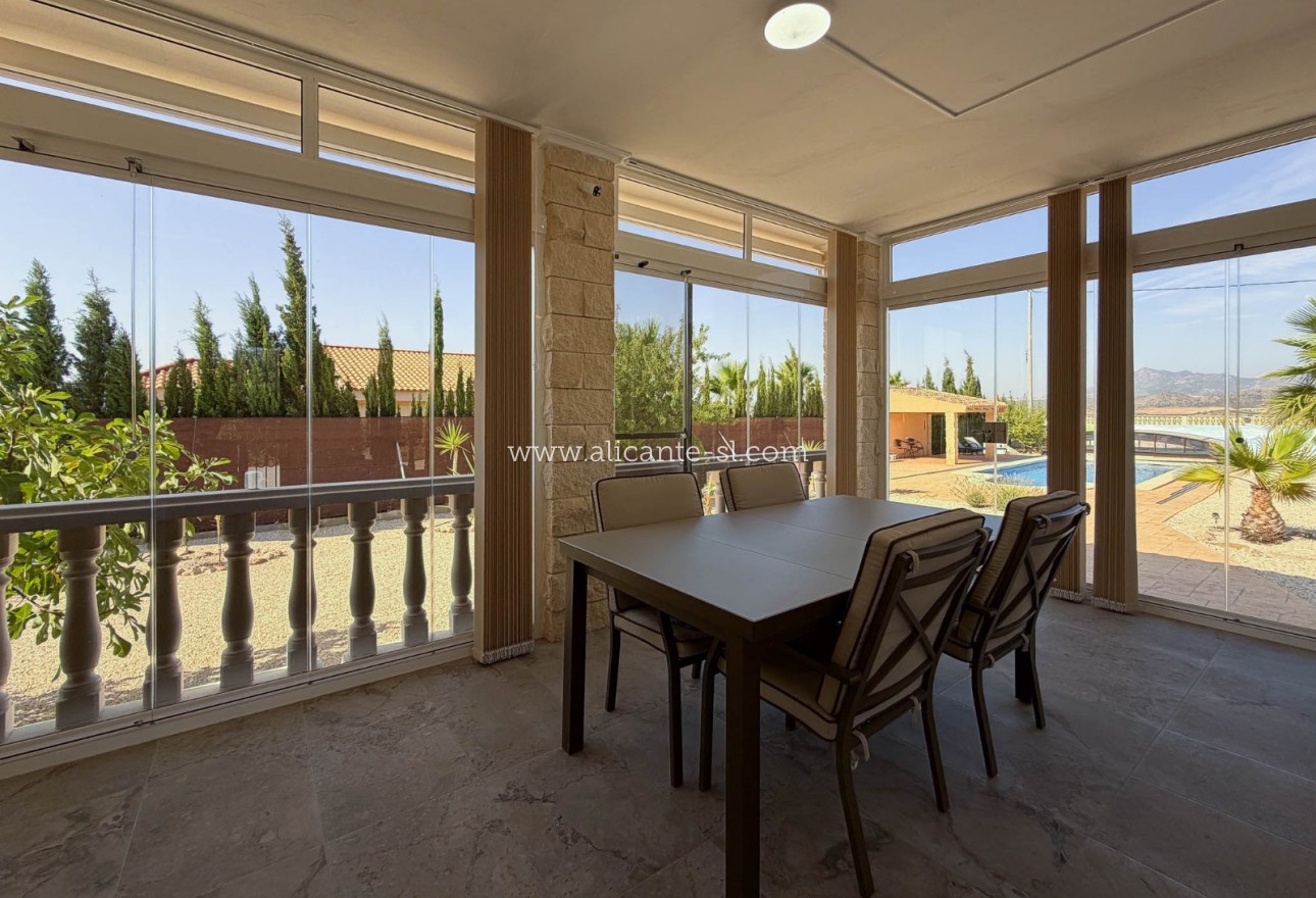 Sale - Villa  - Macisvenda