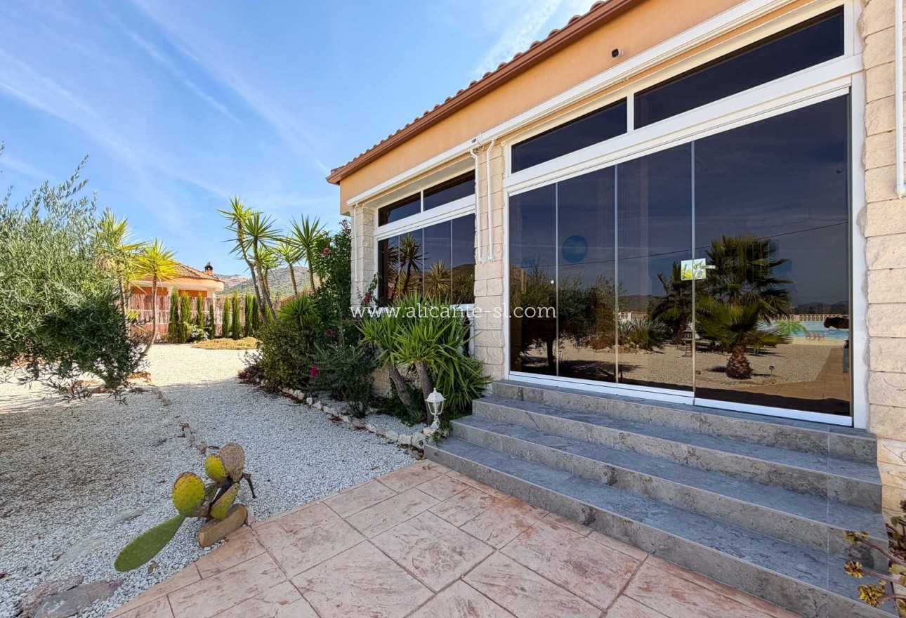 Sale - Villa  - Macisvenda