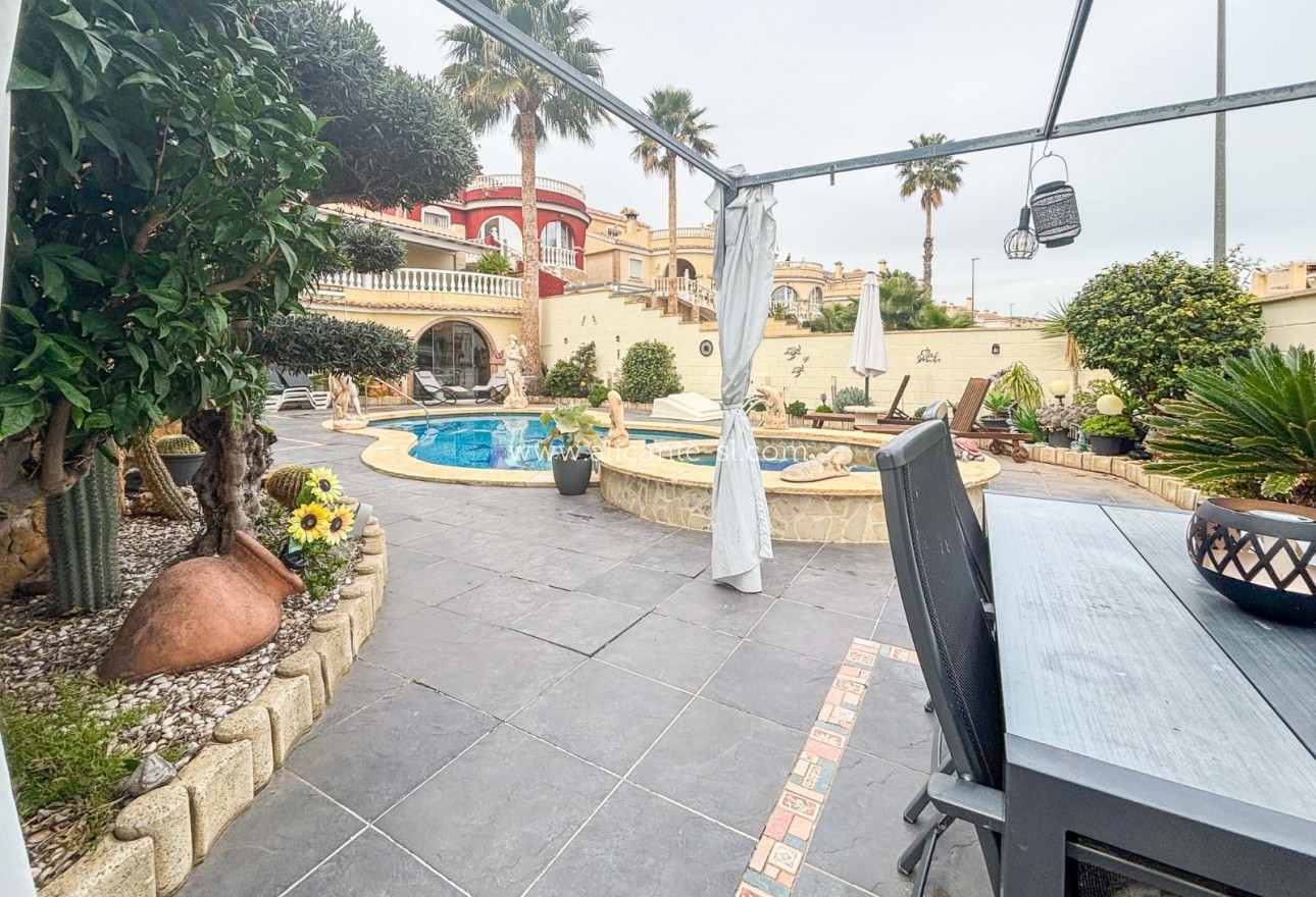 Sale - Villa  - Monforte del Cid