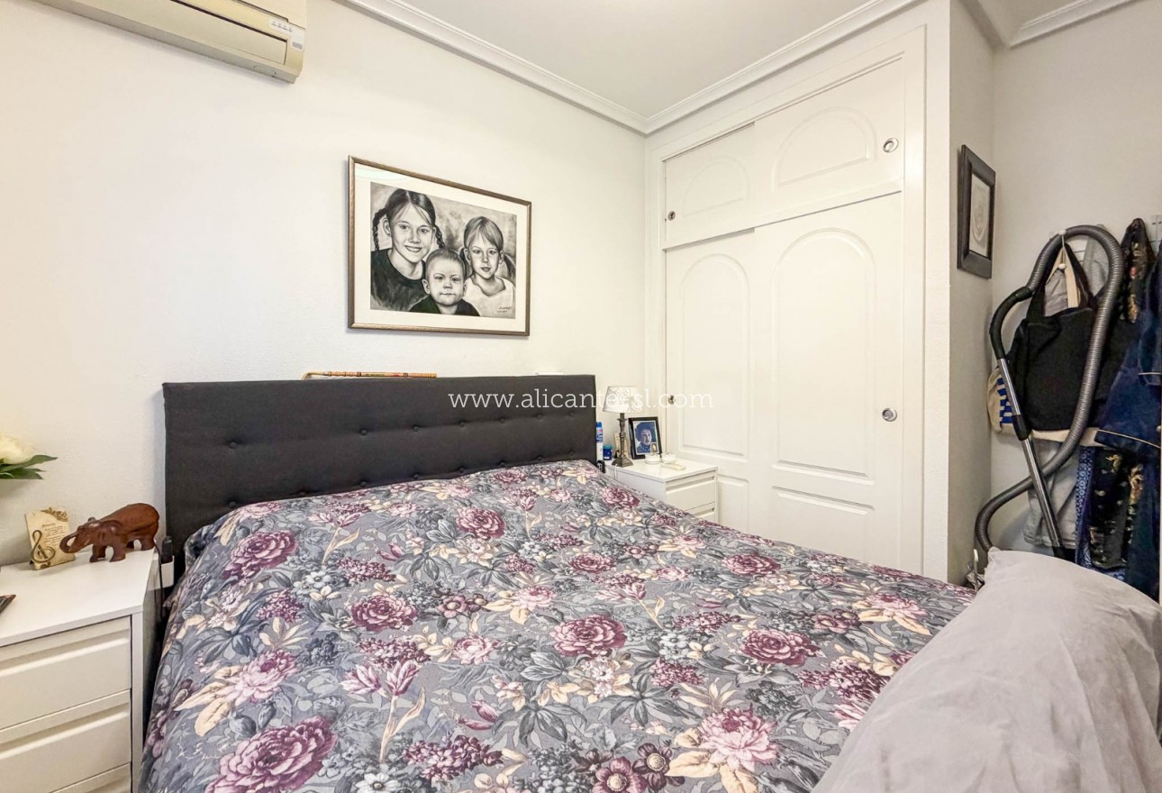Sale - Villa  - Orihuela Costa - Los Altos
