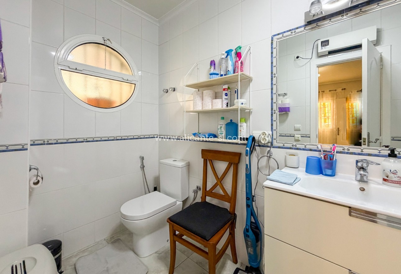Sale - Villa  - Orihuela Costa - Los Altos
